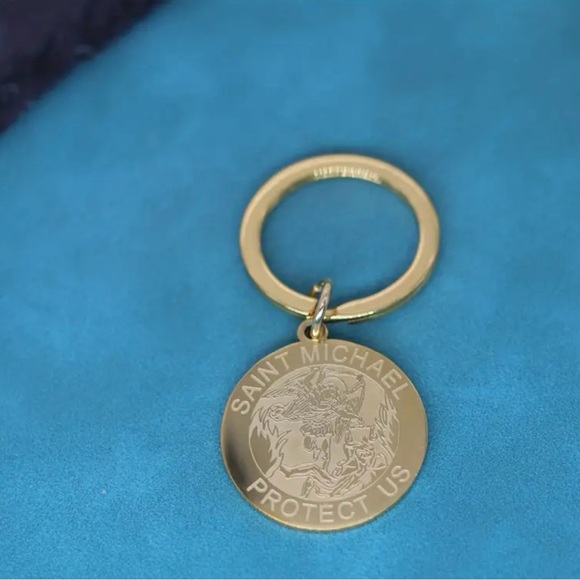 NWT St Michael Golden Keychain - Picture 1 of 1